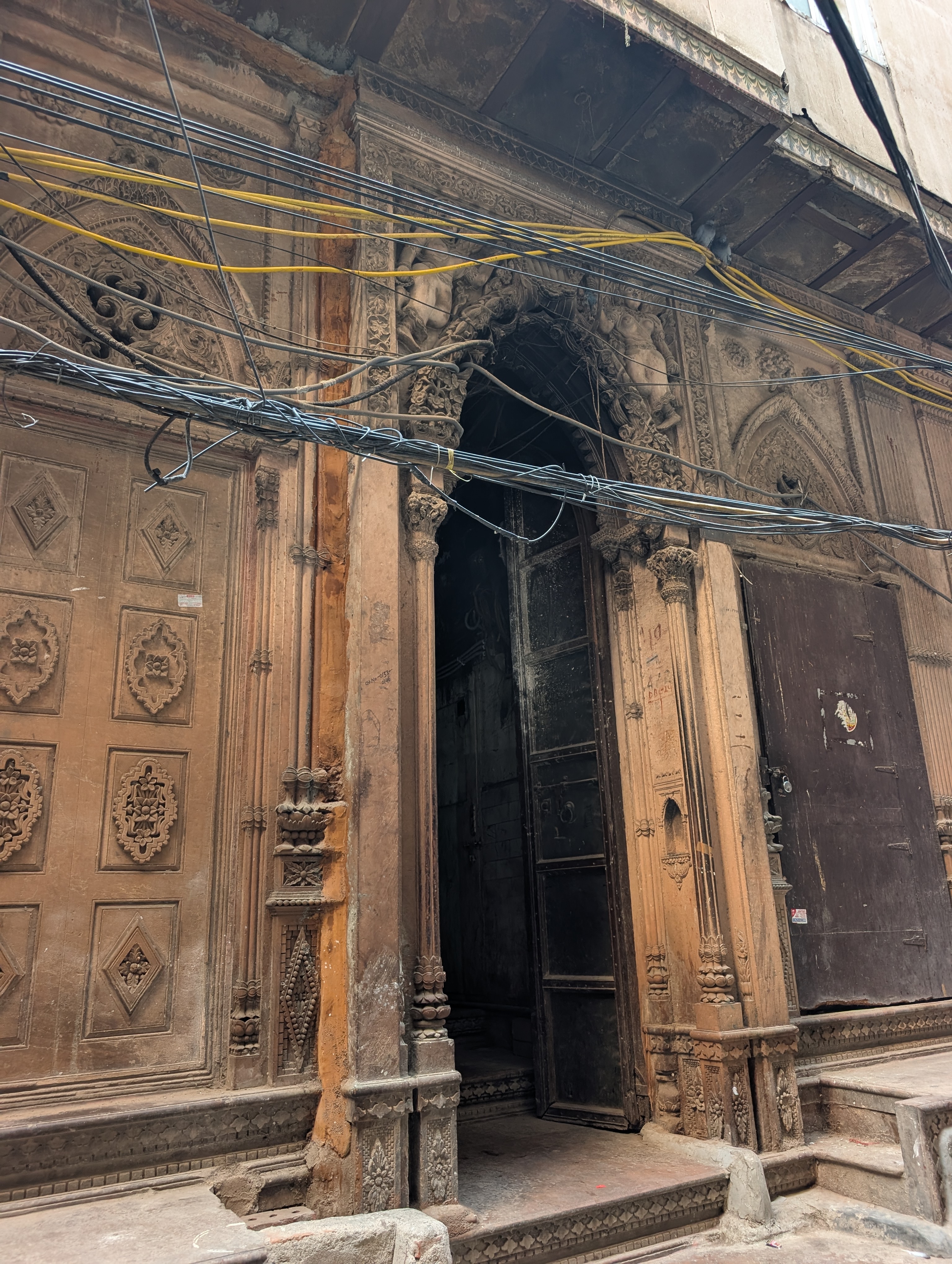Delhi carved building
