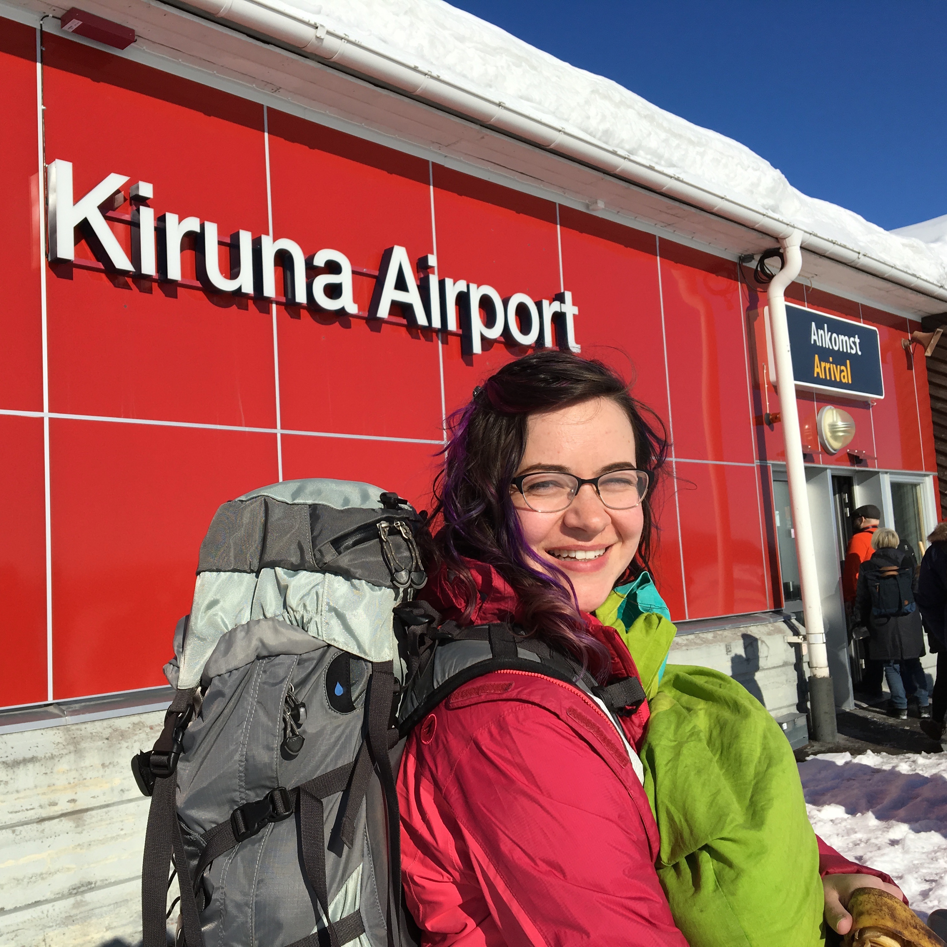 Teeny tiny Kiruna airport. Lots of available seats and plugs inside.